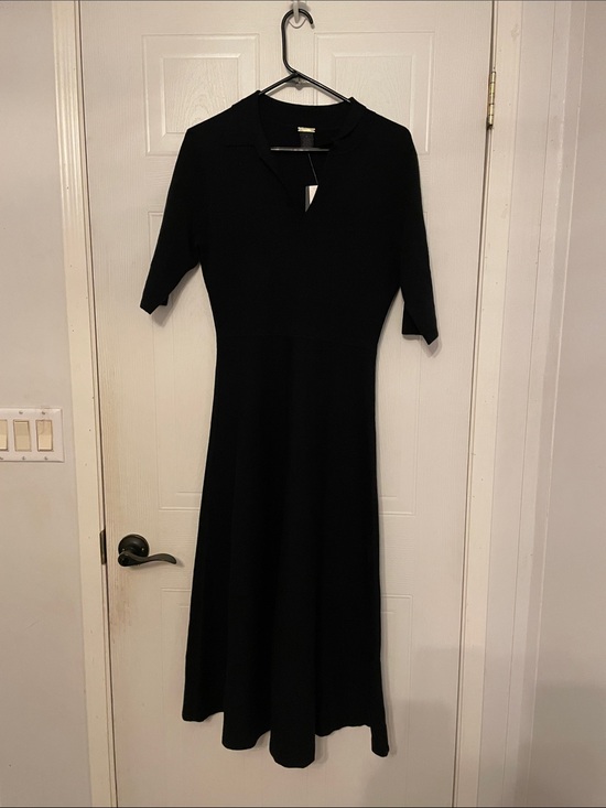 Magaschoni Dresses & Skirts - Magaschoni Black Midi Dress with V-Notch Neckline